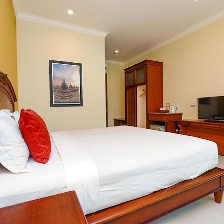 Maharani Guest House Yogyakarta Exterior photo