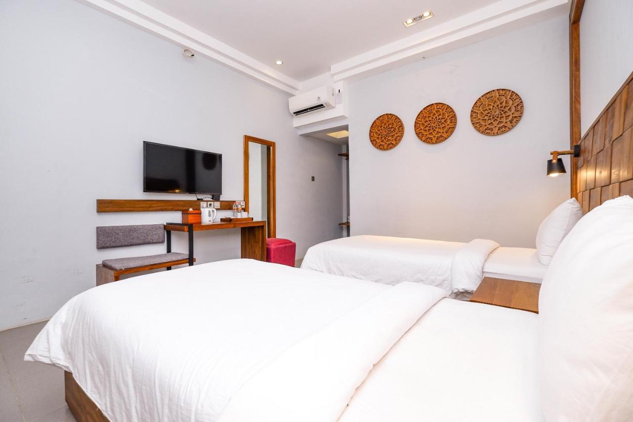 Maharani Guest House Yogyakarta Exterior photo